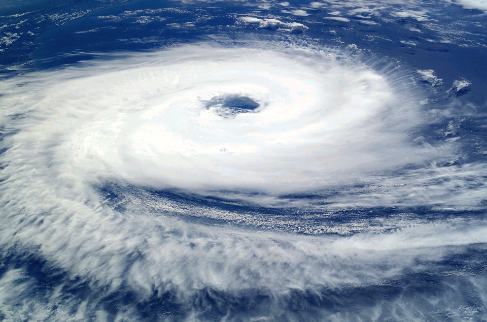 台風「非常に強い勢力」で上陸…統計史上４回目
